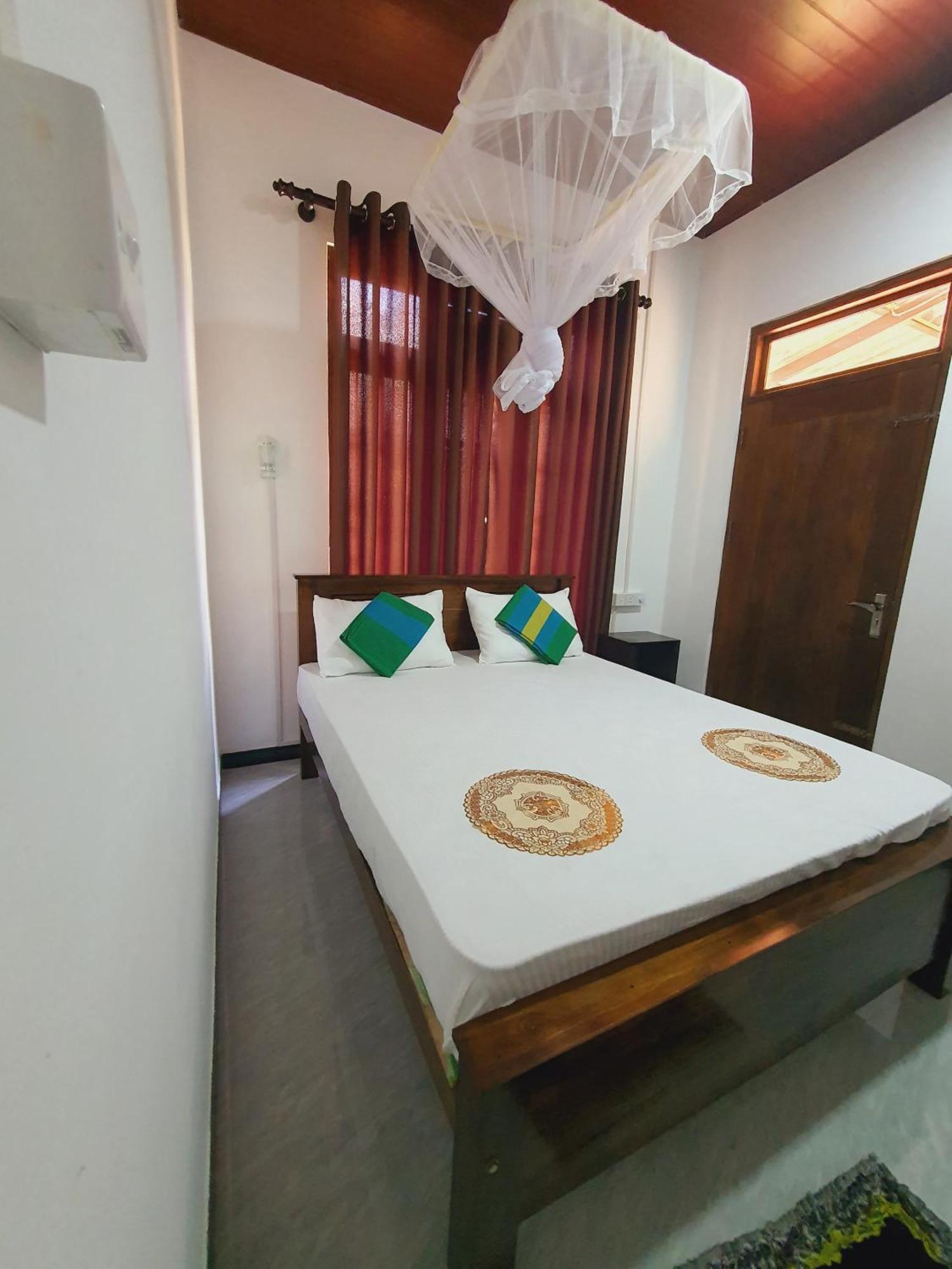 Sanu Home Stay Sigiriya Esterno foto