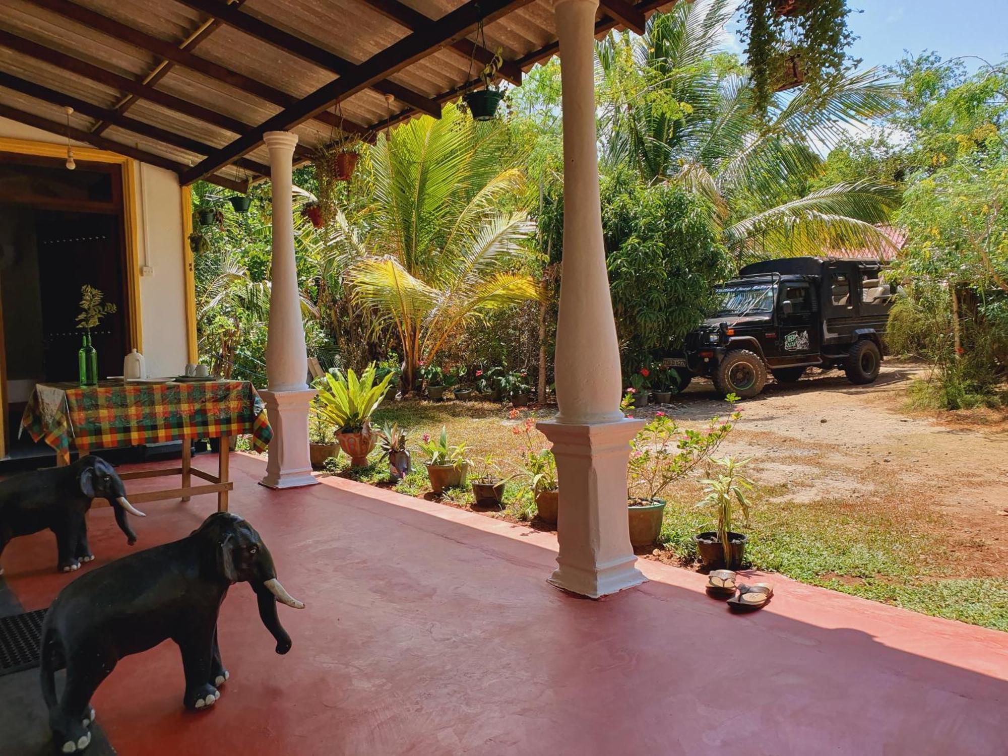 Sanu Home Stay Sigiriya Esterno foto